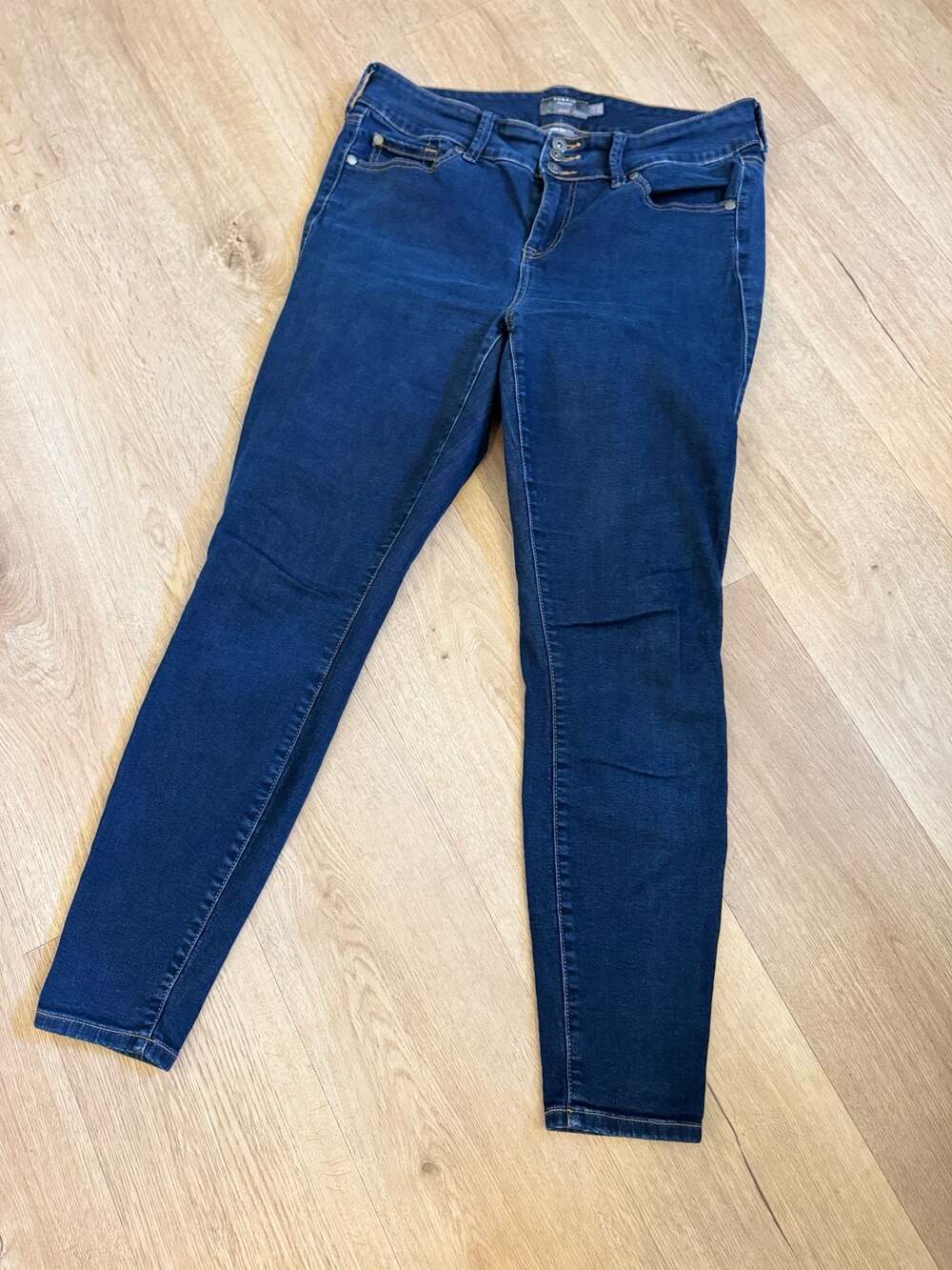 Torrid Super Soft Mid-Rise Jegging Jeans Size 14